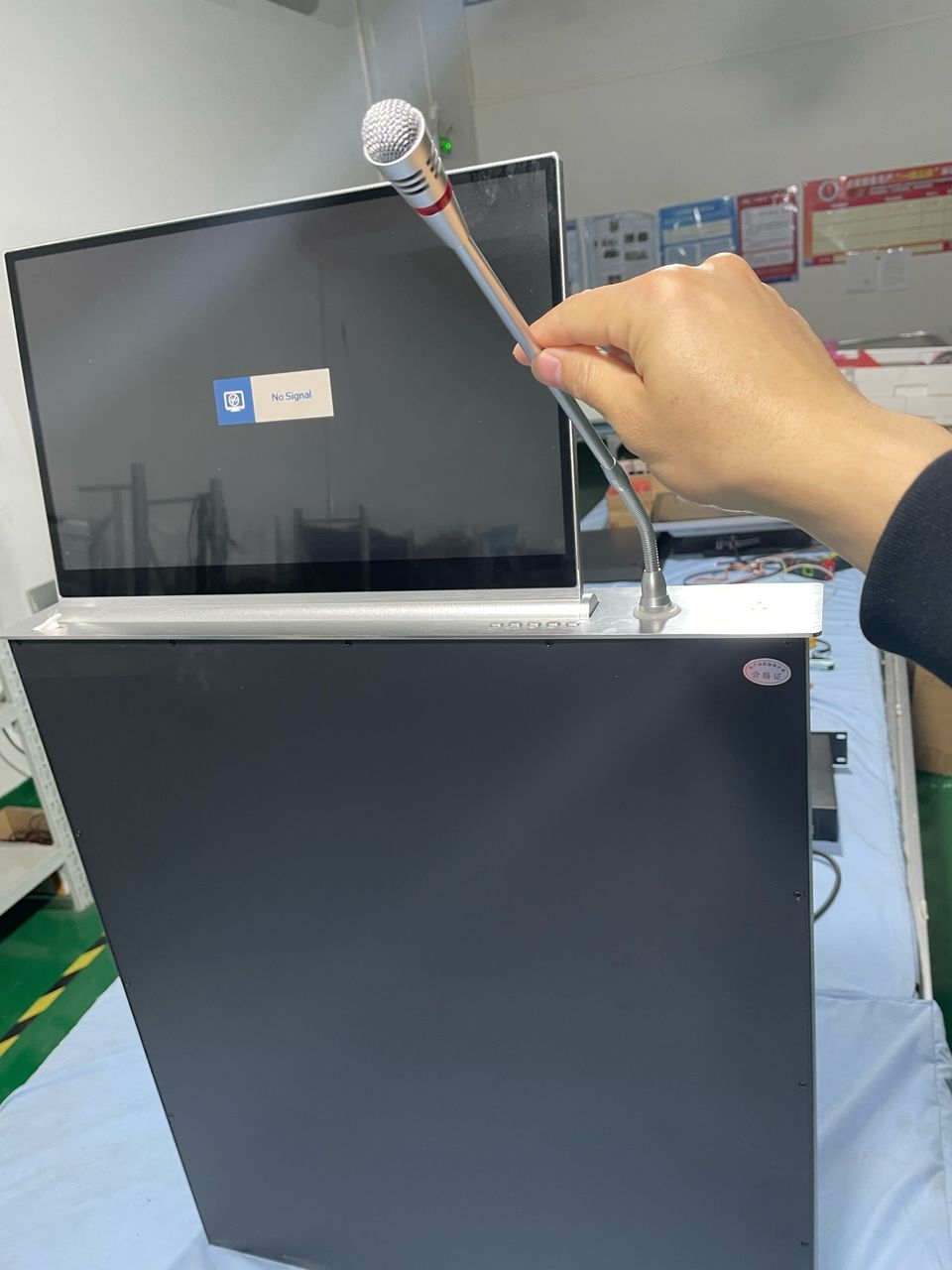 15.6/17.3/18.5/21.5/23.8 Monitor Lift für den Konferenzraum